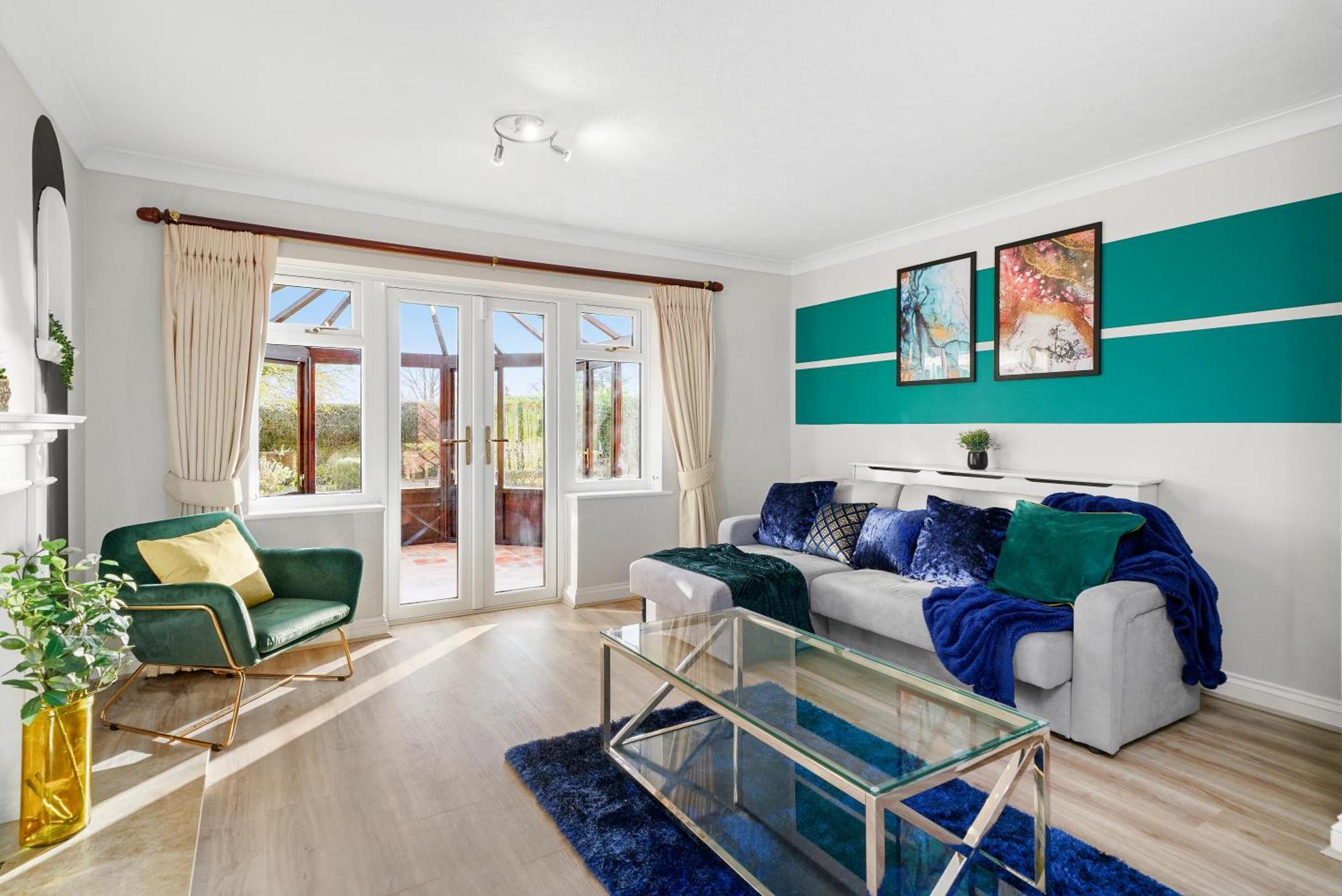 Detached 6 Bedroom Cambridgeshire Abode - Pets Cambridge