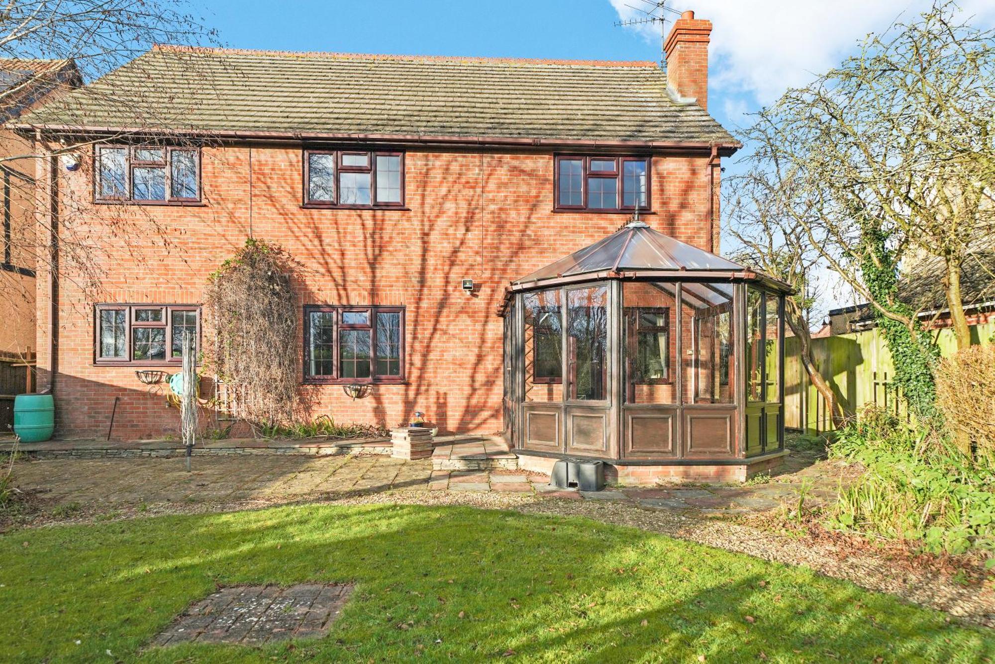 Detached 6 Bedroom Cambridgeshire Abode - Pets *